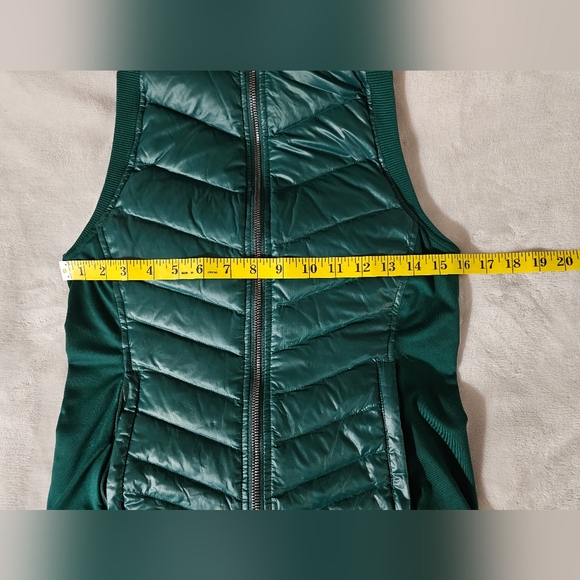Alo yoga Green Vest Size Extra Small - Picture 7 of 9